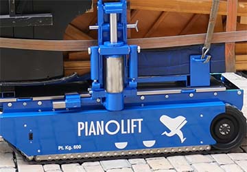 Flügeltransport mit Pianolift Einen Flügel sollt man nie selbst transportieren